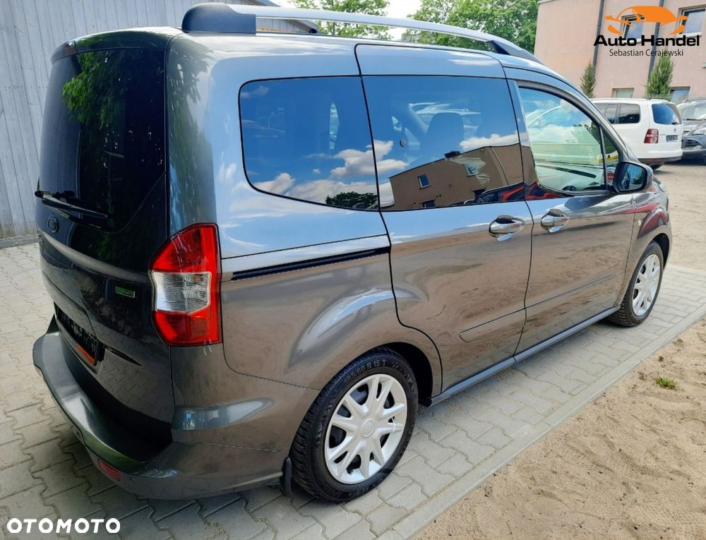 Ford Tourneo Courier - 11