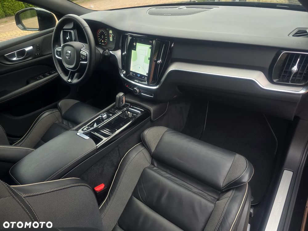 Volvo V60 T6 AWD Plug-In Hybrid Inscription Expression - 14