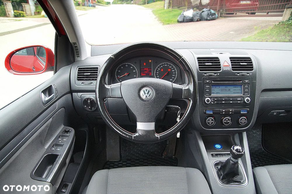 Volkswagen Golf 1.6 Comfortline - 11