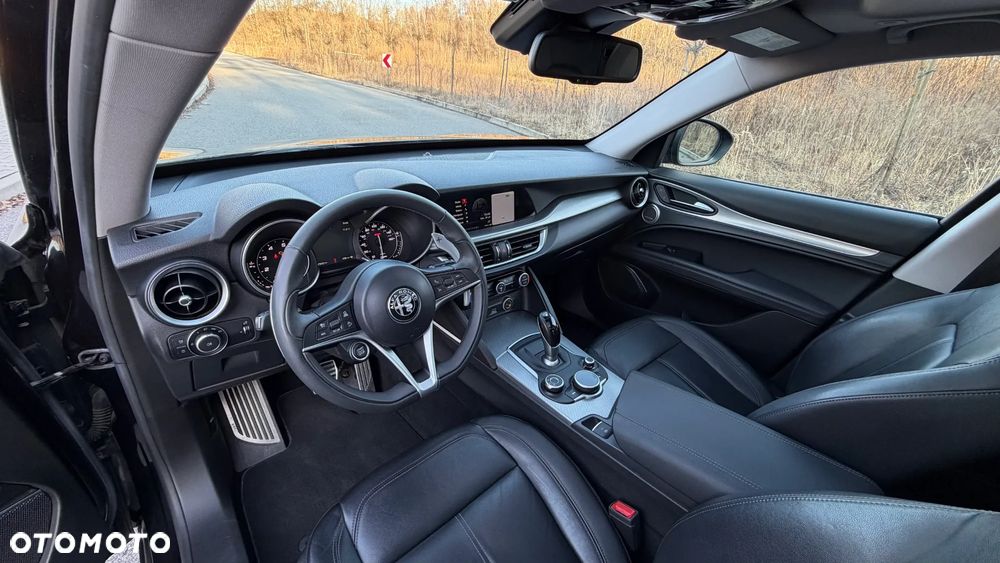 Alfa Romeo Stelvio 2.0 Turbo Veloce TI Q4 - 17