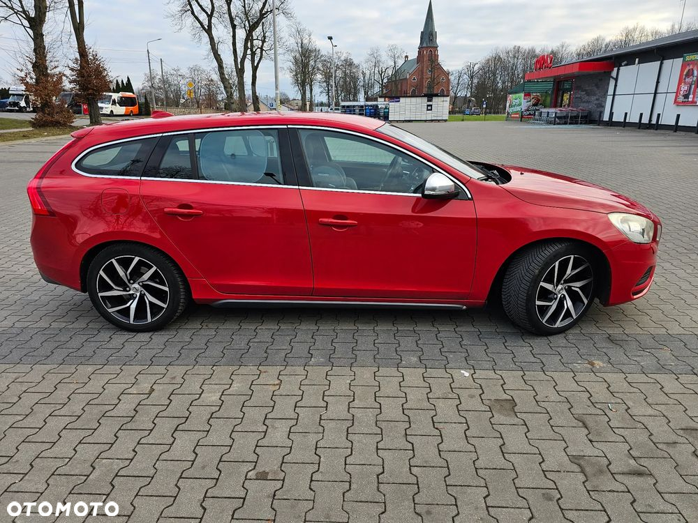 Volvo V60 T6 AWD R-Design - 5