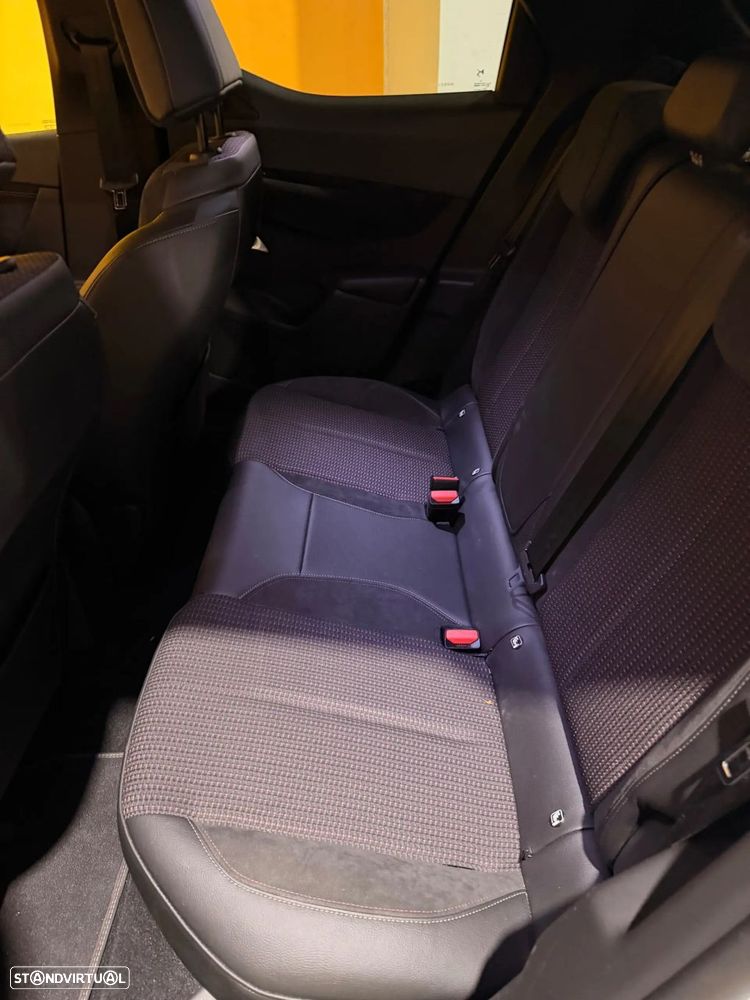 DS DS3 Crossback PureTech 130 Aut. PERFORMANCE LINE + - 18