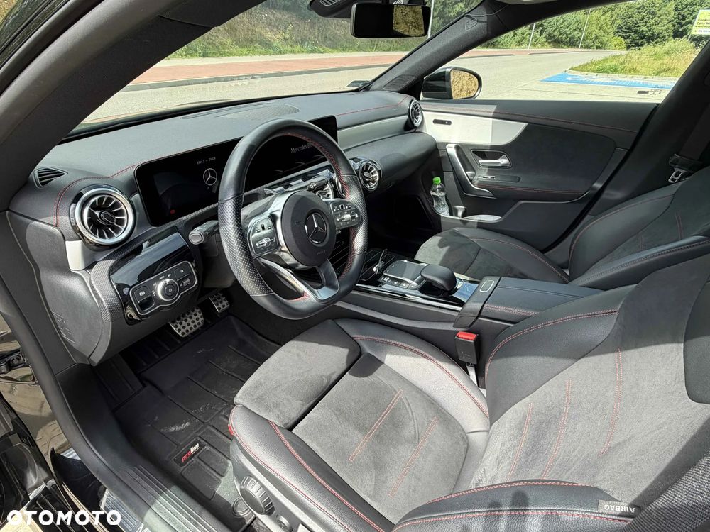 Mercedes-Benz CLA 250 4-Matic AMG Line 7G-DCT - 14