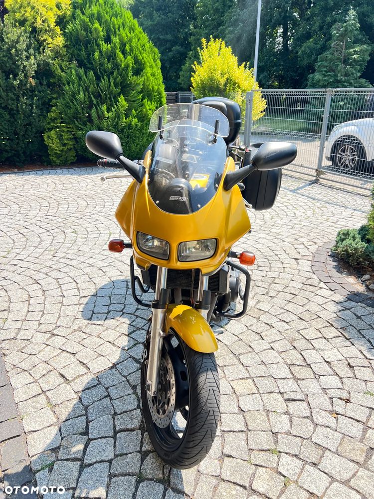 Yamaha FZS - 3