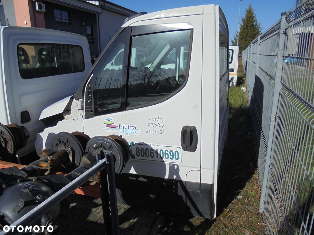 KABINA IVECO DAILY SZKIELET GOŁA 2014- BIAŁA - 2