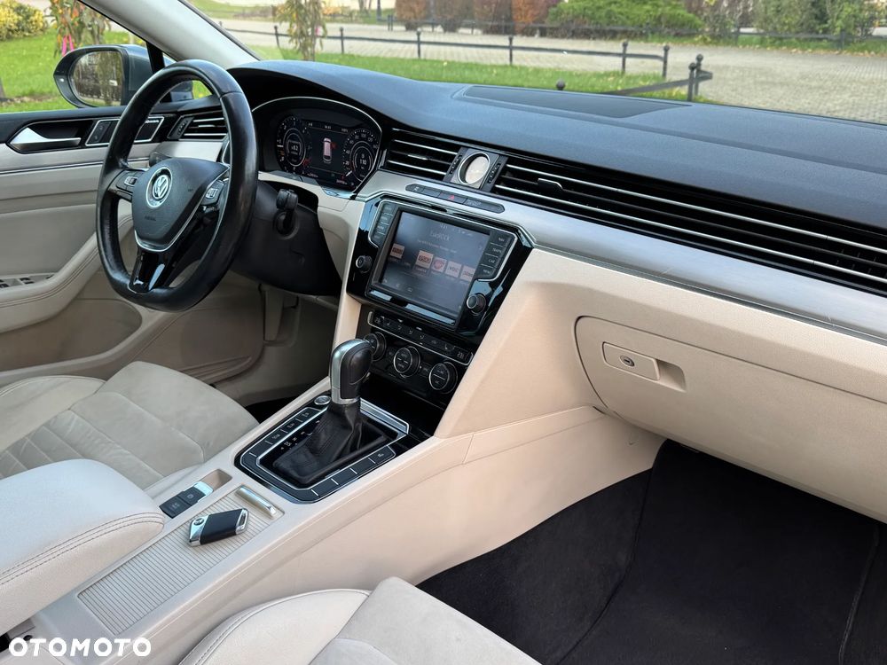 Volkswagen Passat - 24
