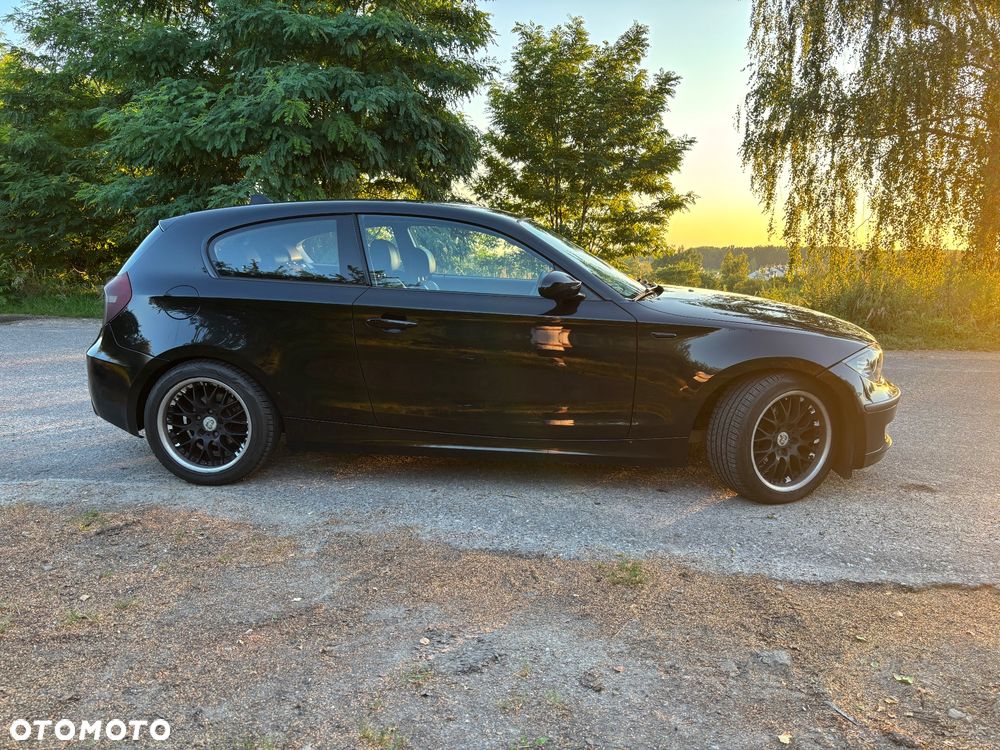 BMW 1 Series 2007 photo 2