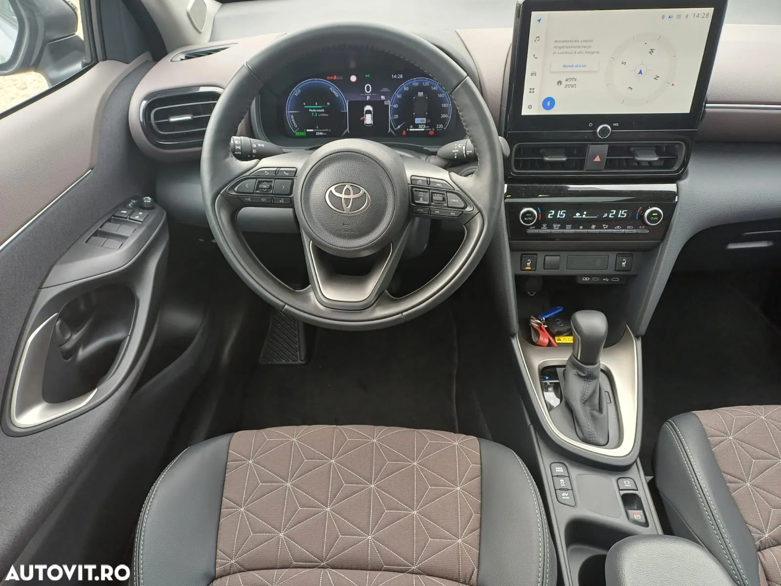 Toyota Yaris Cross 1.5 VVT-i HSD 130 4x2 HEV Exclusive - 11