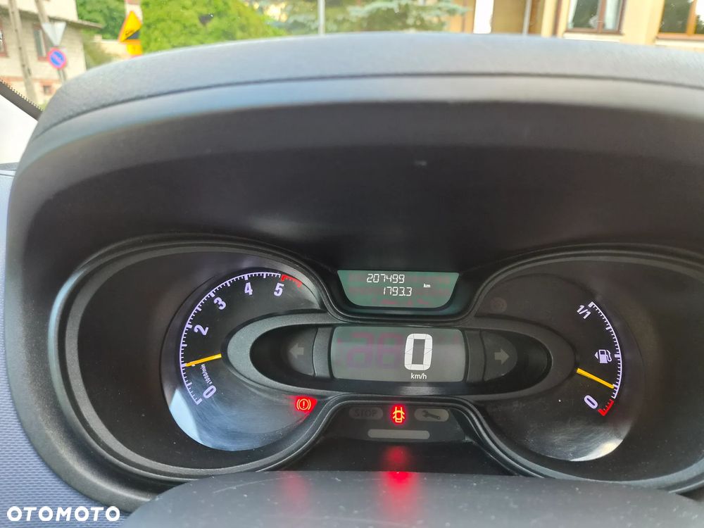 Opel Vivaro - 10