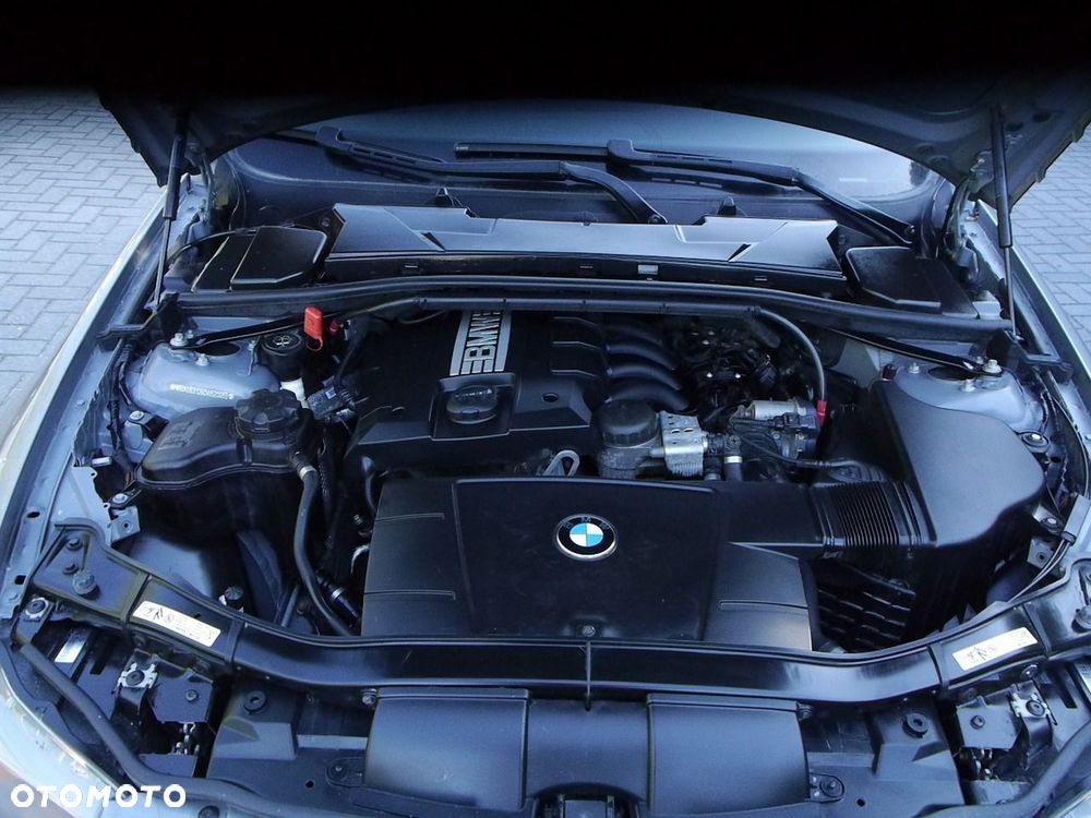 BMW Seria 3 318i Edition Sport - 18