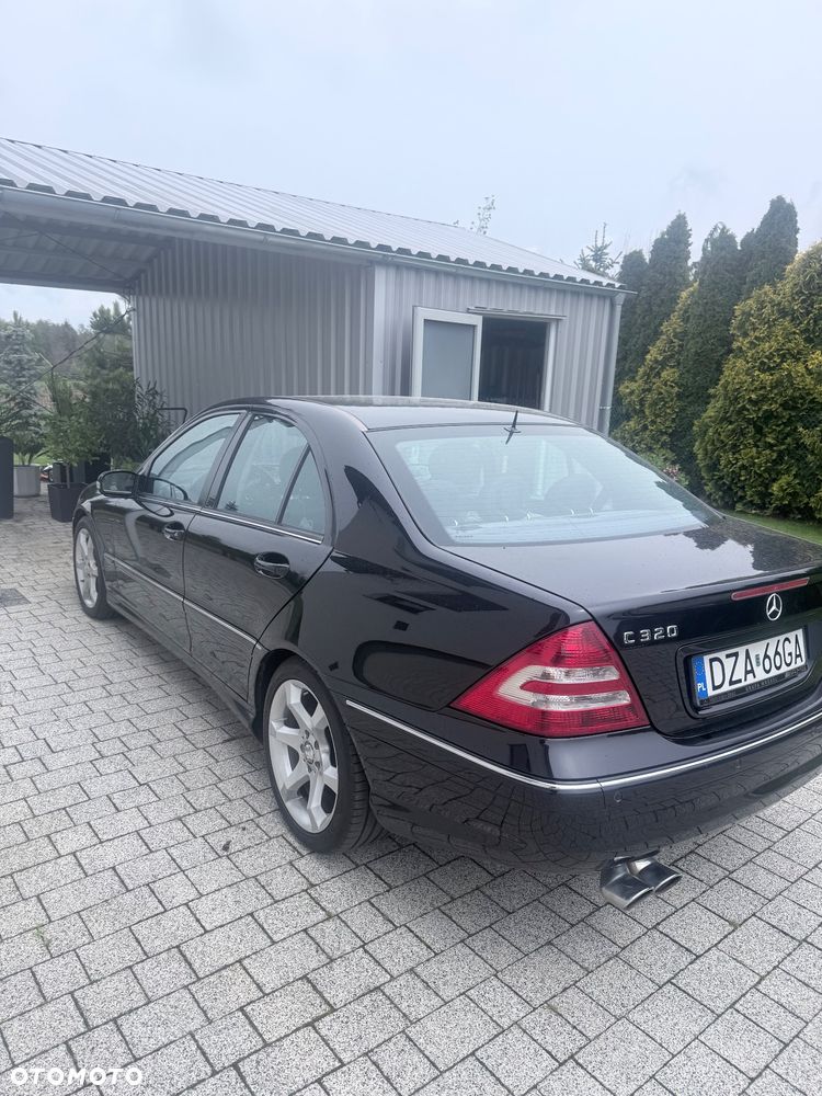 Mercedes-Benz Klasa C 320 CDI 7G-TRONIC Avantgarde Sport Edition - 6