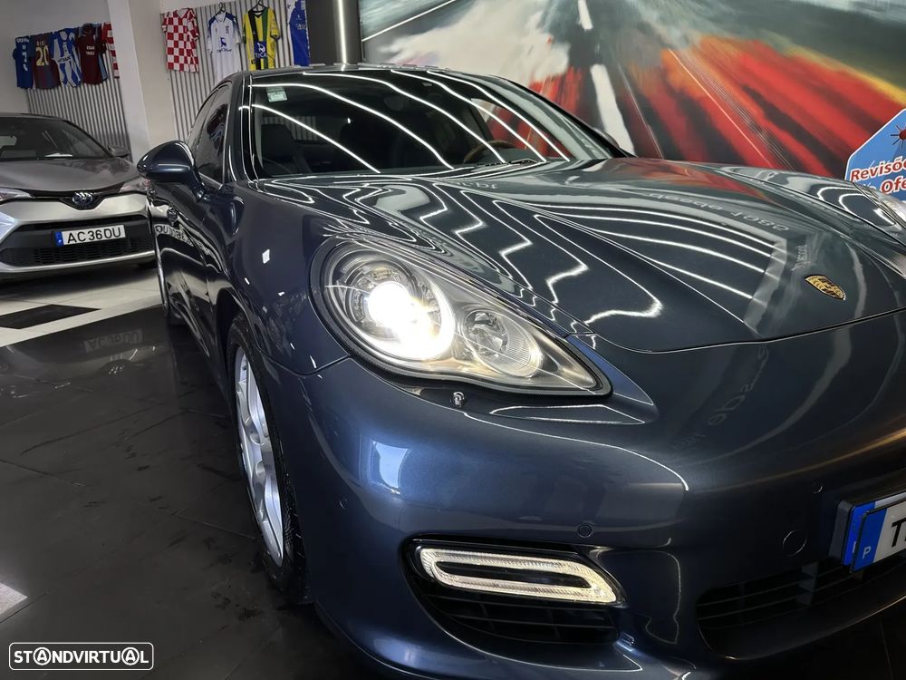 Porsche Panamera Turbo PDK - 17