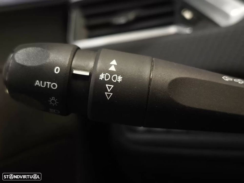 Peugeot 2008 PureTech 110 Stop&Start EAT6 Allure - 12