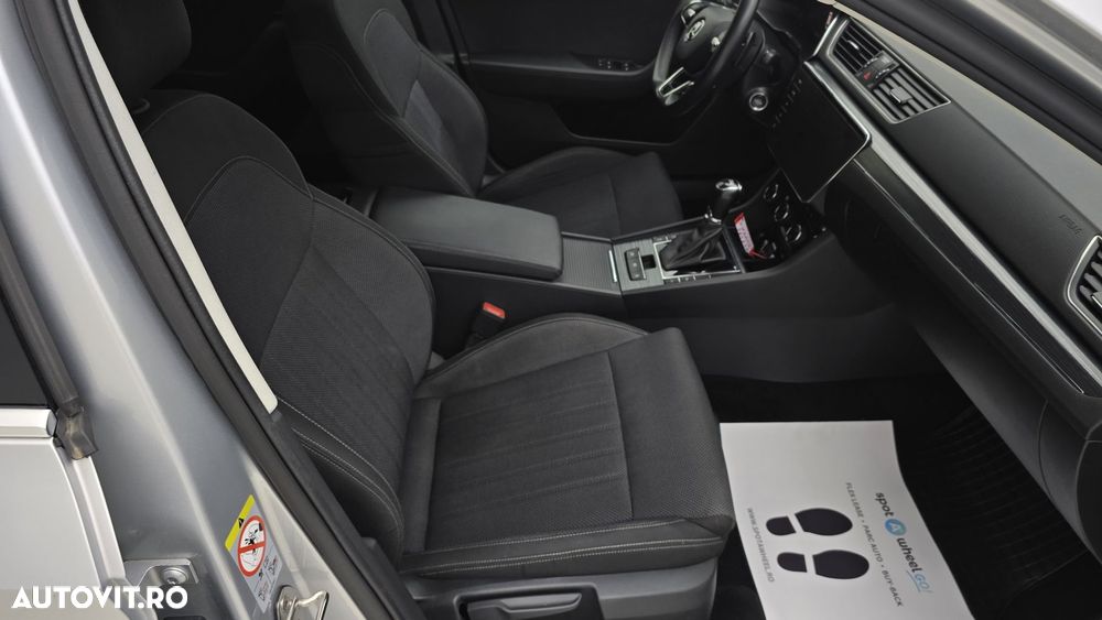 Skoda Superb Combi 2.0 TDI DSG Style - 19