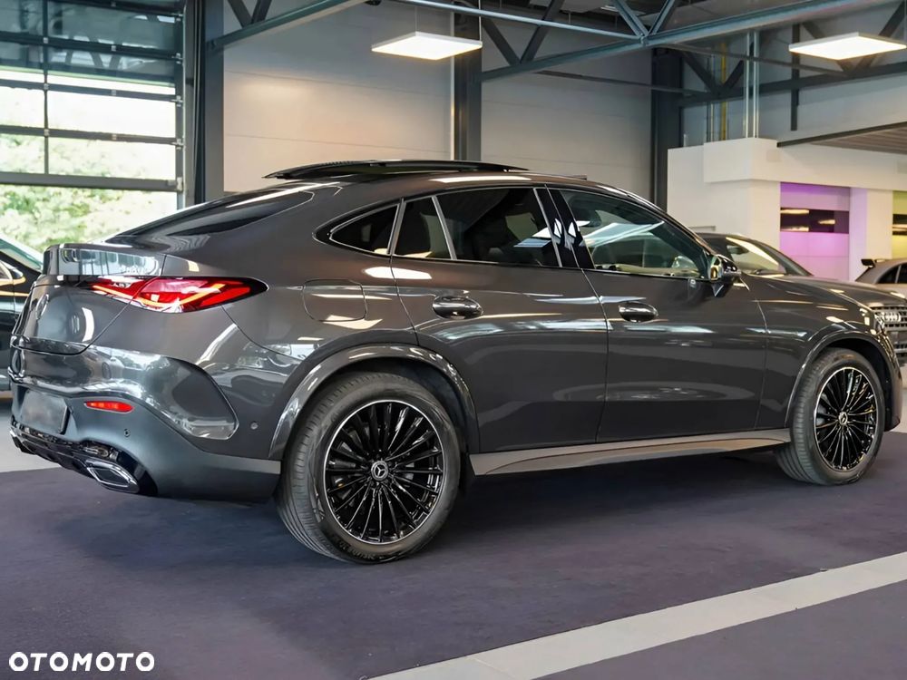 Mercedes-Benz GLC 300 4Matic 9G-TRONIC AMG Line Plus - 5