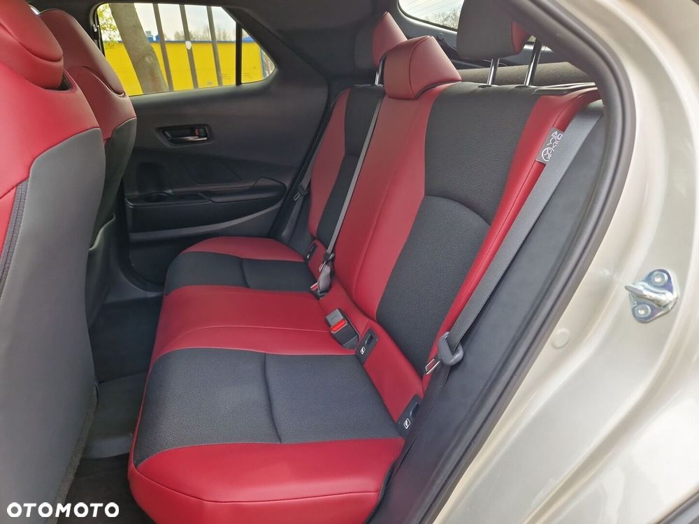 Toyota C-HR - 11