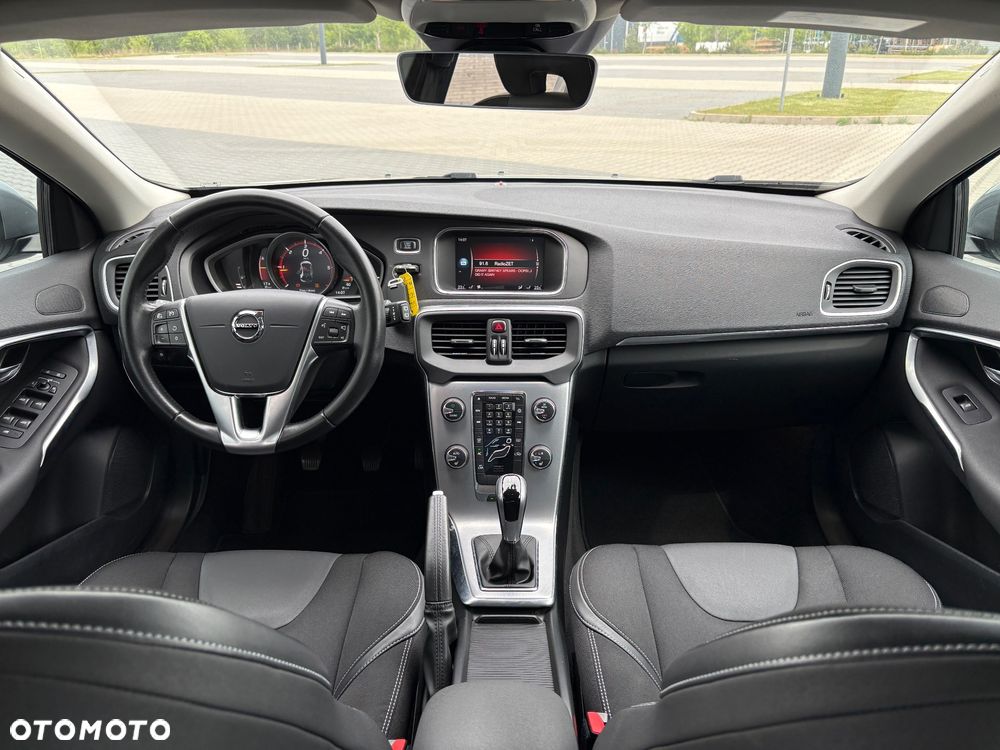 Volvo V40 D2 Momentum - 21
