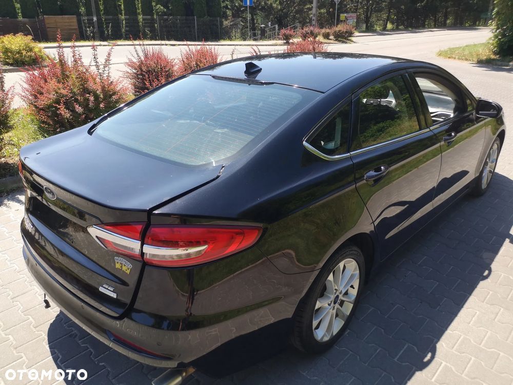 Ford Fusion - 15