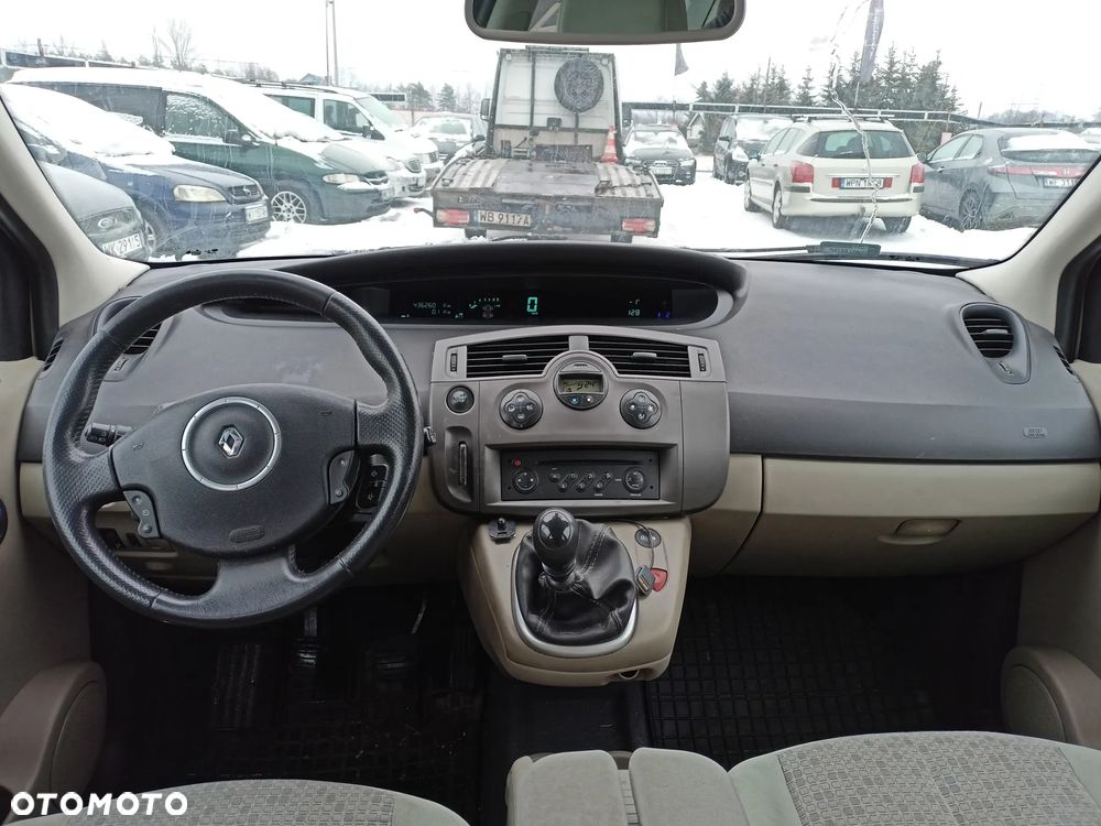 Renault Grand Scenic - 10