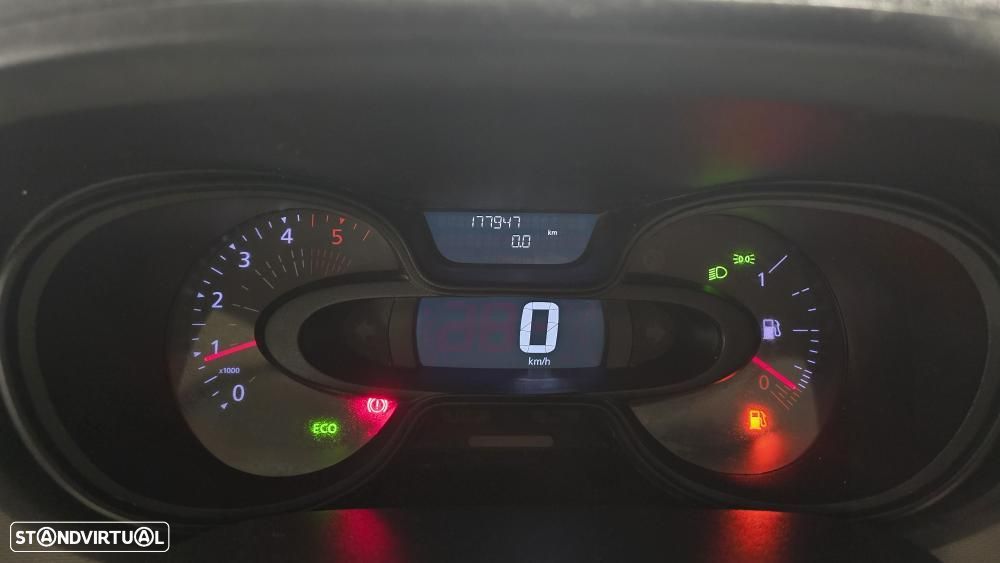 Renault Trafic 1.6 DCi L2 145cv - 16