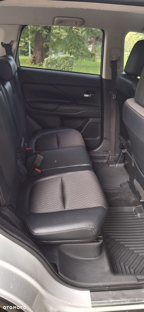 Mitsubishi Outlander - 26