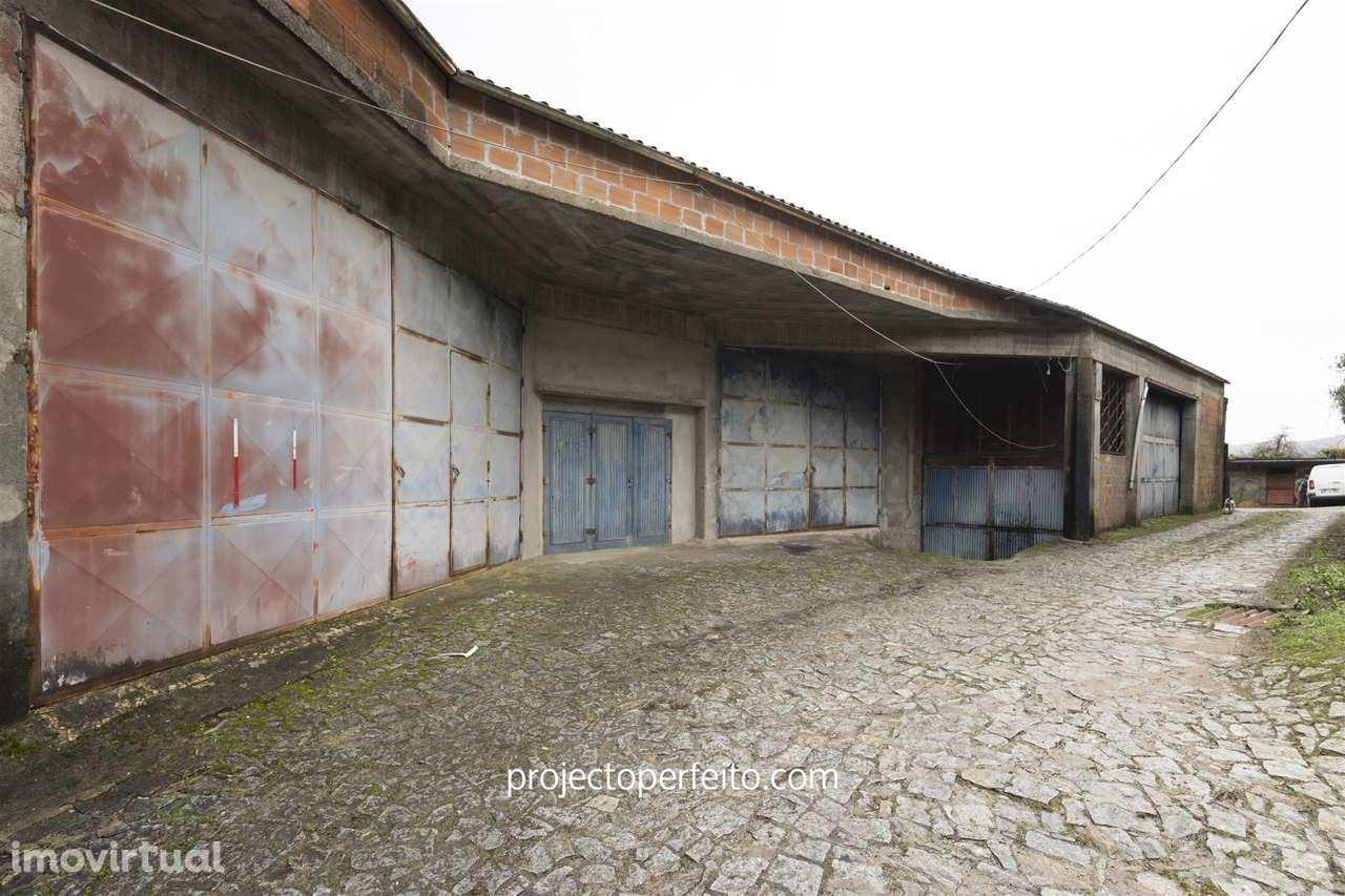Armazém  Venda em Macieira de Cambra,Vale de Cambra - Grande imagem: 2/27