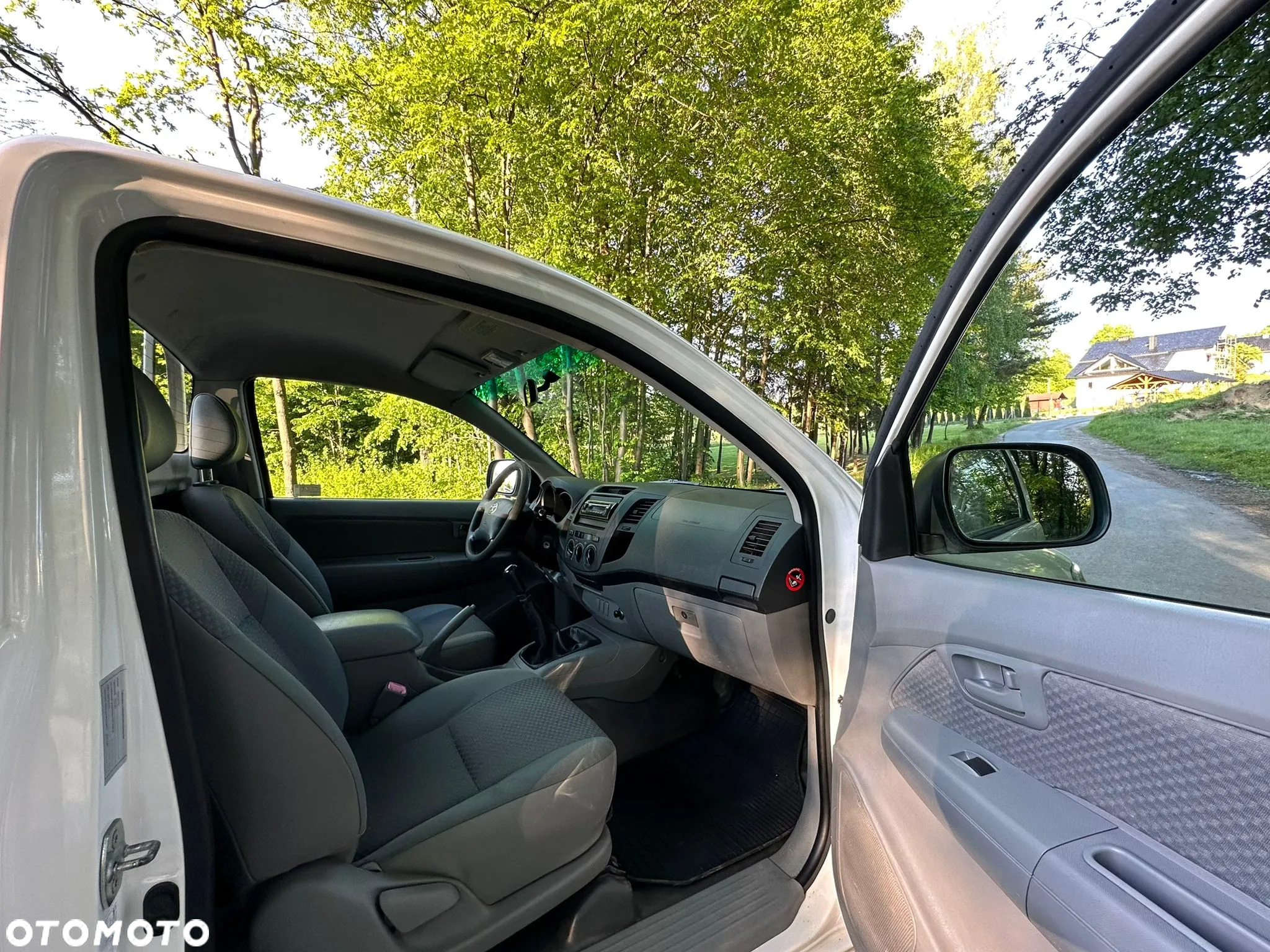 Toyota Hilux 2.5 D-4D DLX + 2os - 18