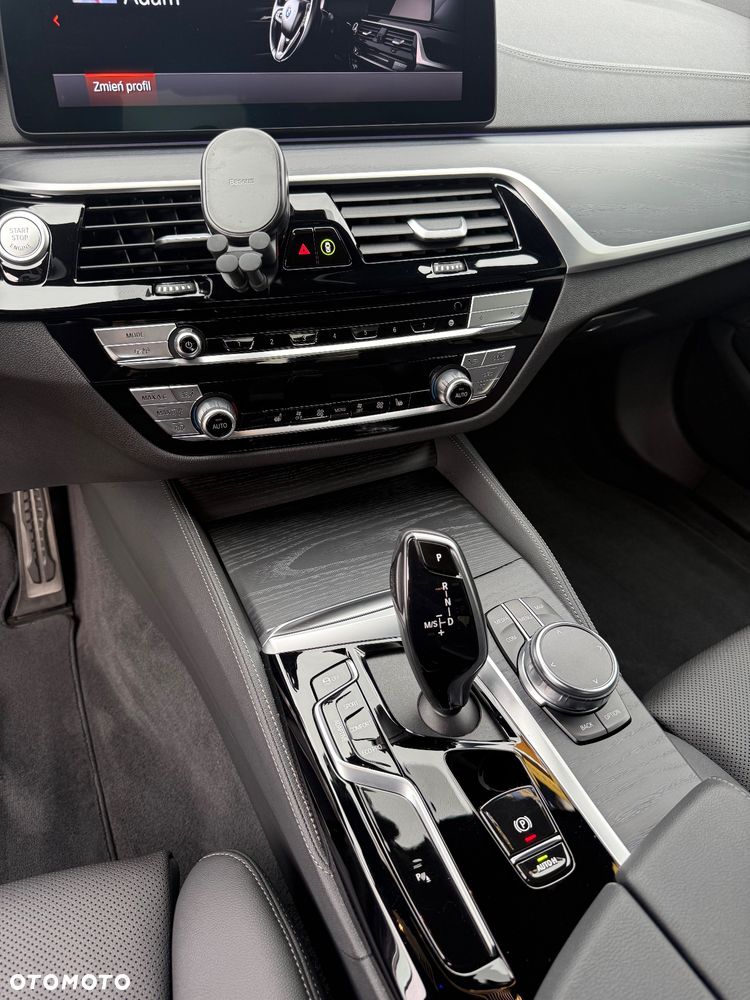 BMW Seria 5 530i xDrive mHEV M Sport sport - 15