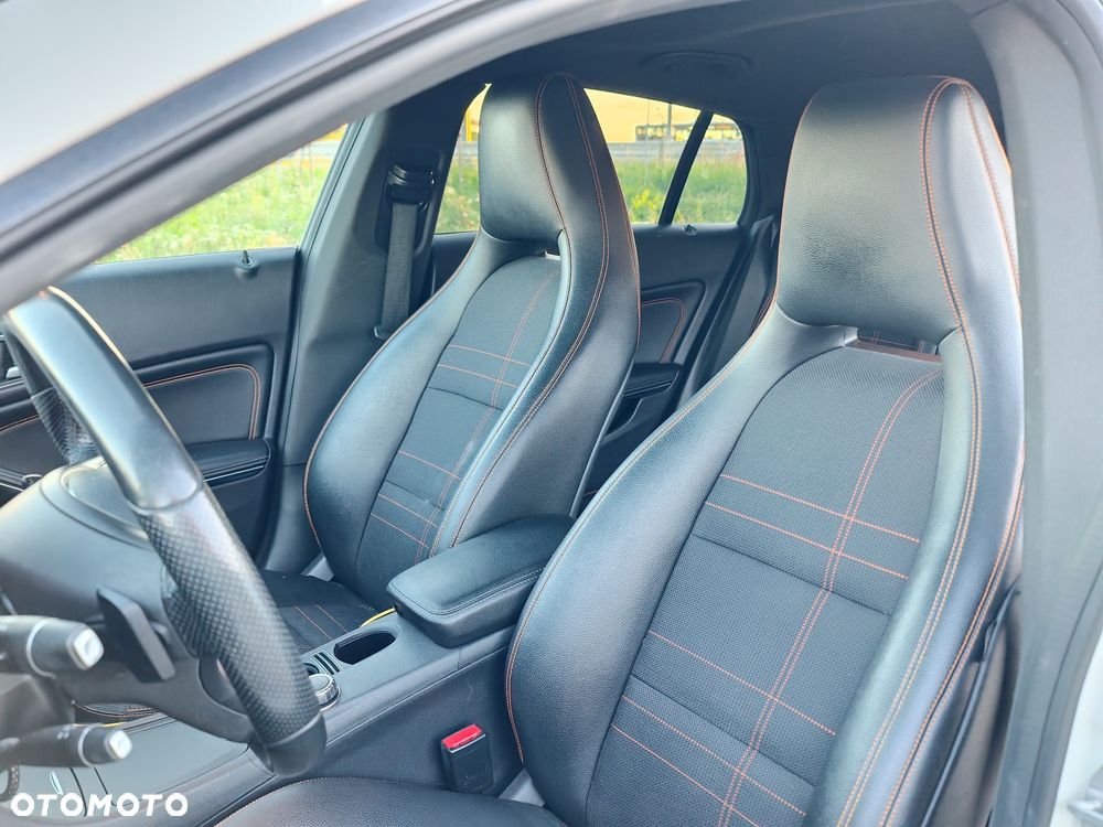 Mercedes-Benz CLA 200 7G-DCT - 11