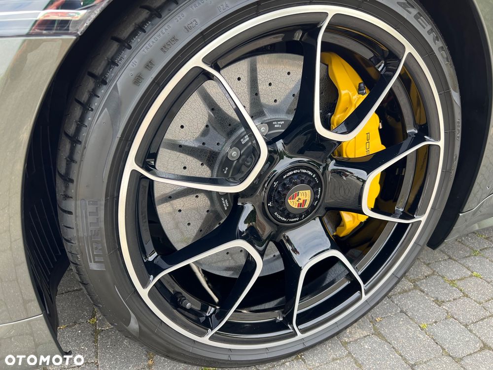 Porsche 911 Turbo S - 17