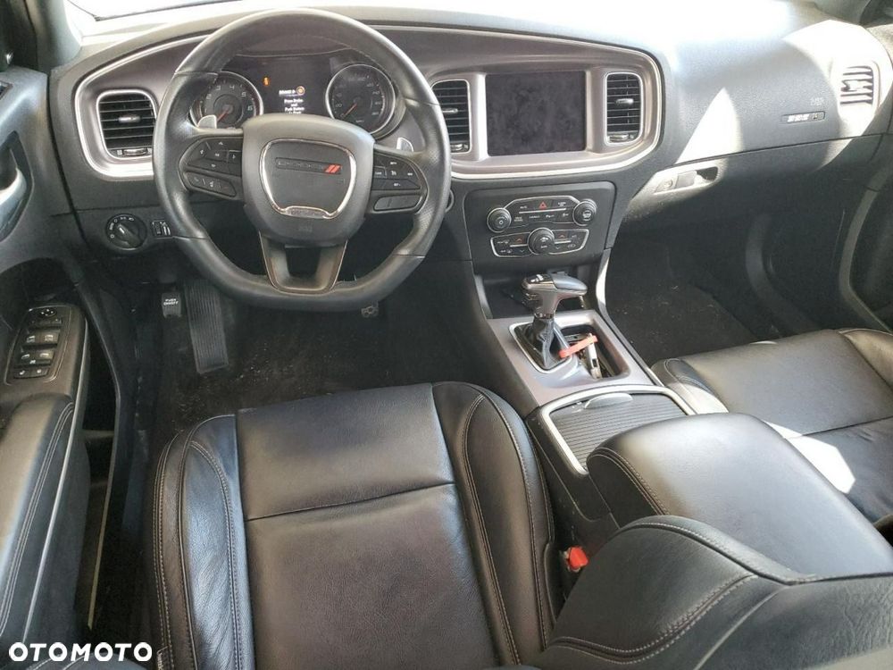 Dodge Charger 6.4 Scat Pack - 8