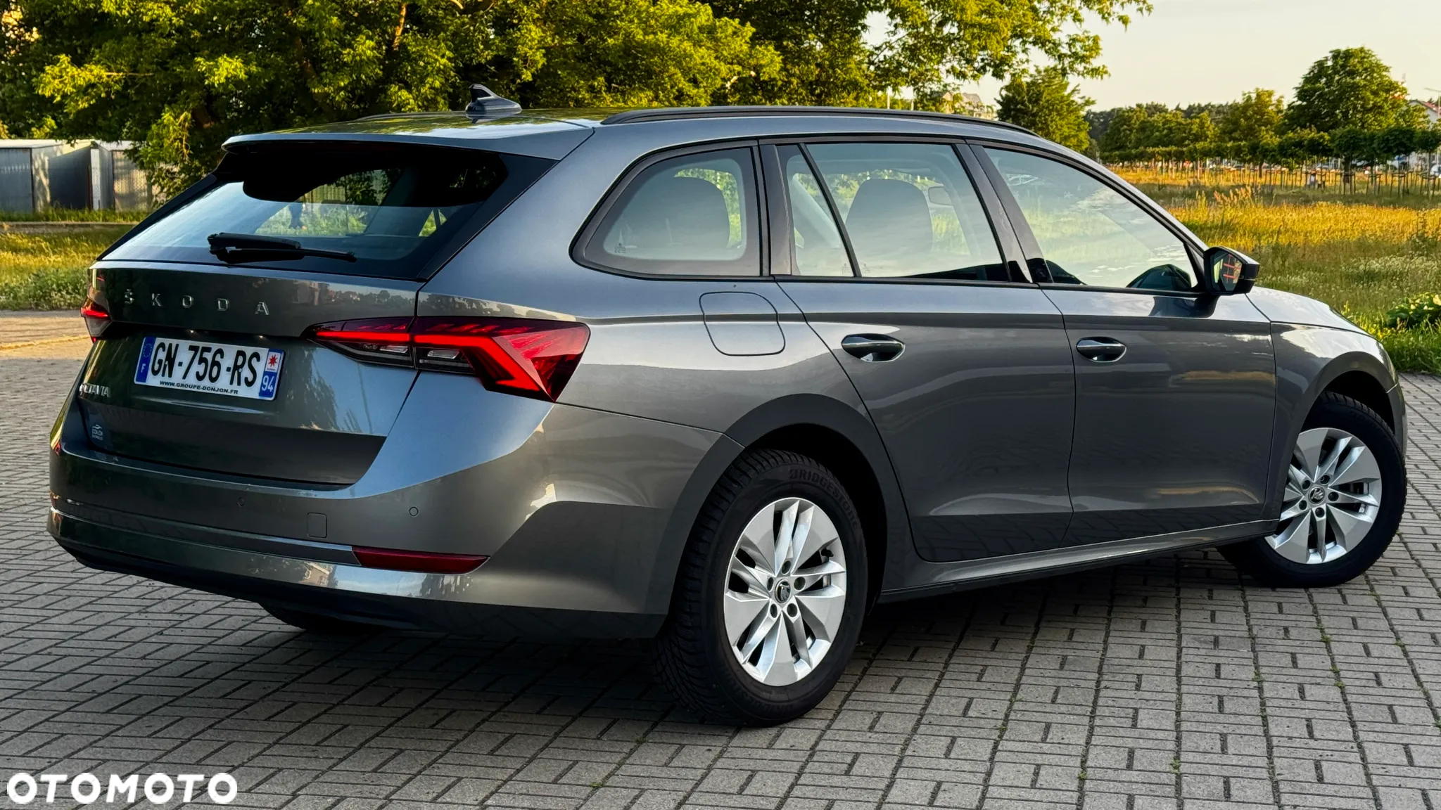 Skoda Octavia 2.0 TDI DSG Ambition - 4