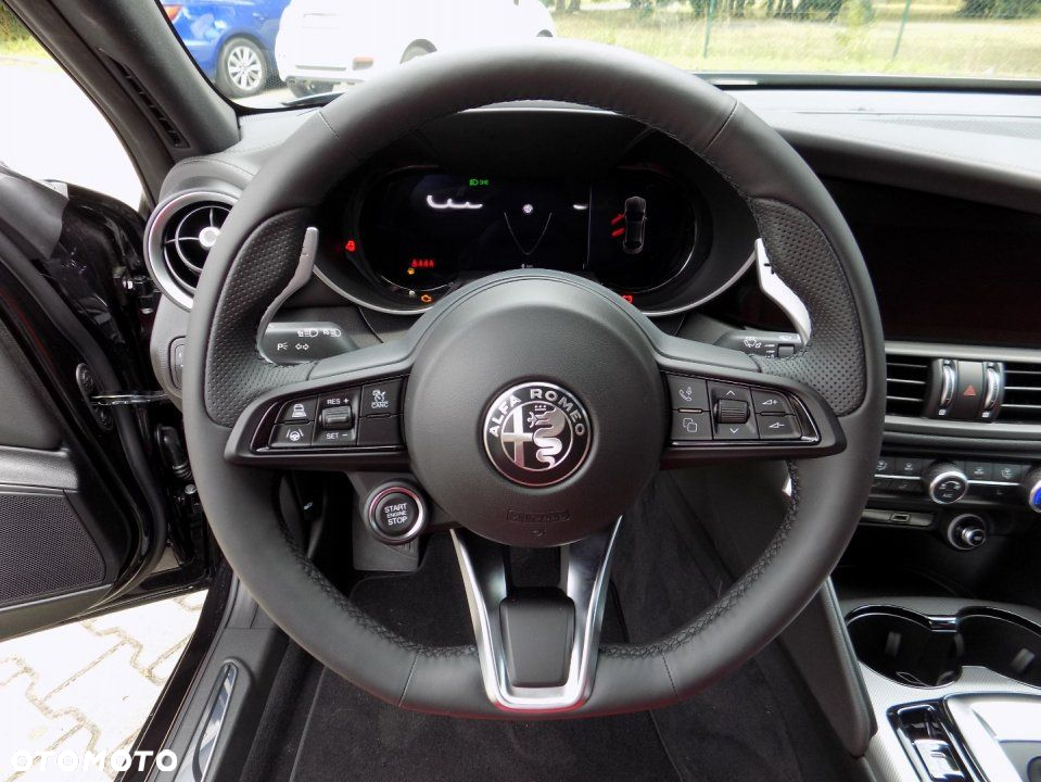 Alfa Romeo Giulia - 13