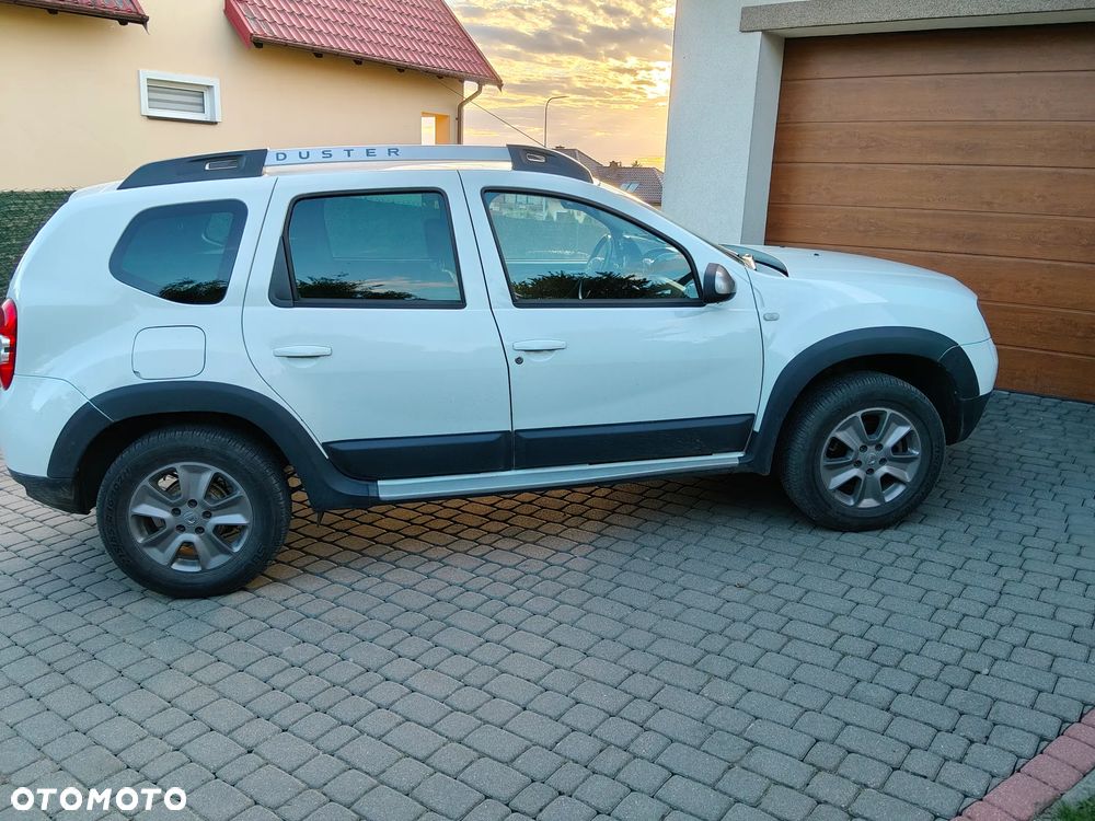 Dacia Duster 1.6 Laureate 4x4 - 1