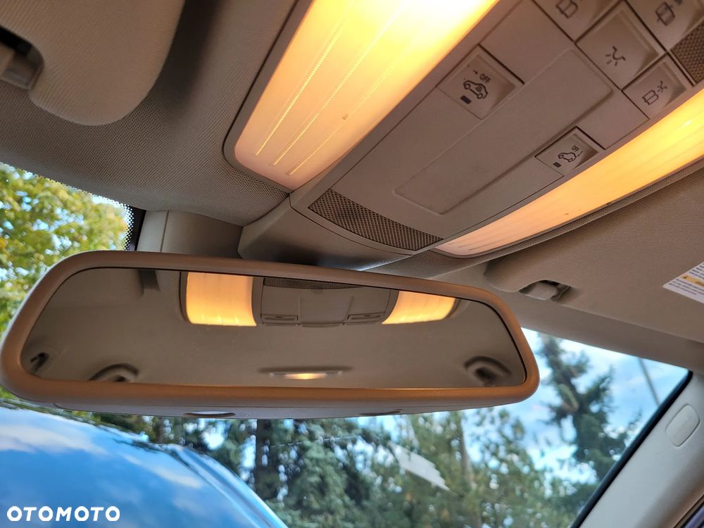 Mercedes-Benz Klasa E - 28