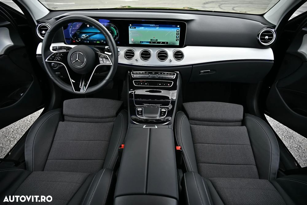 Mercedes-Benz E 300 Hybrid de T-Modell 4MATIC Aut. - 28