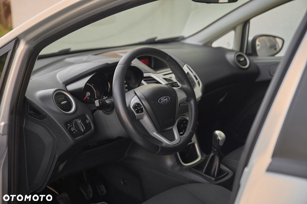 Ford Fiesta 1.25 Titanium - 38