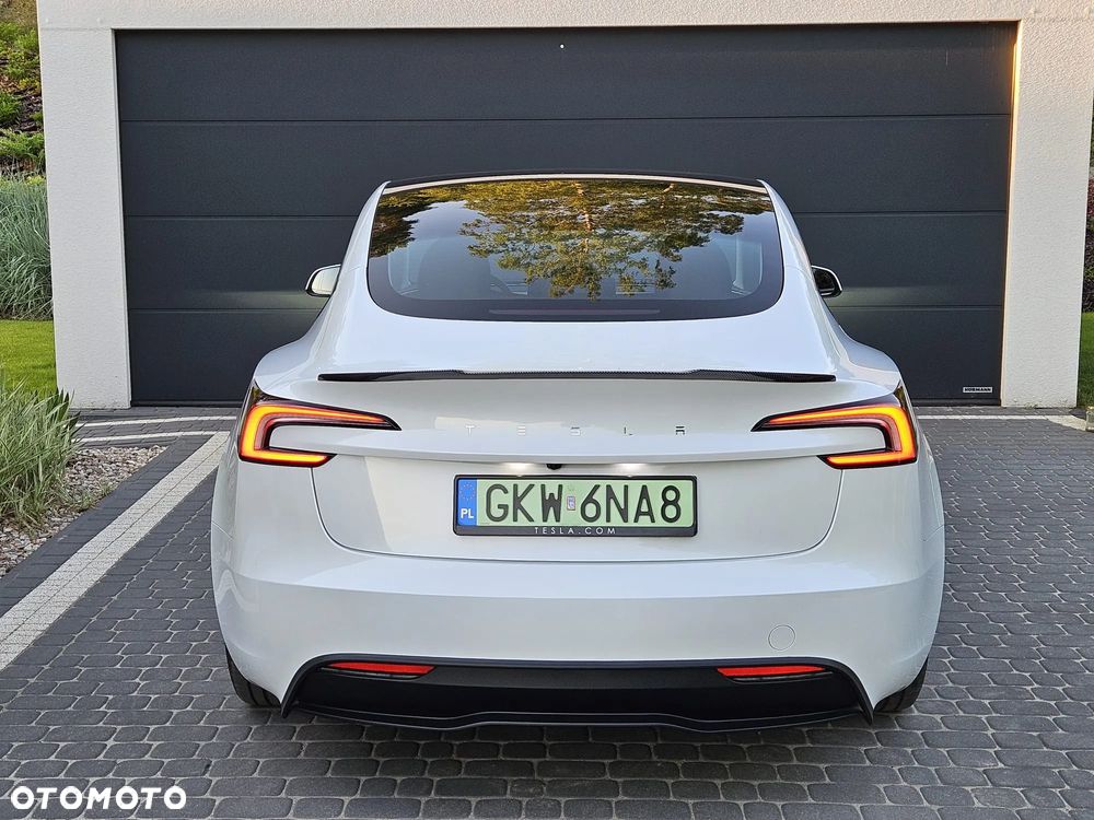 Tesla Model 3 - 5