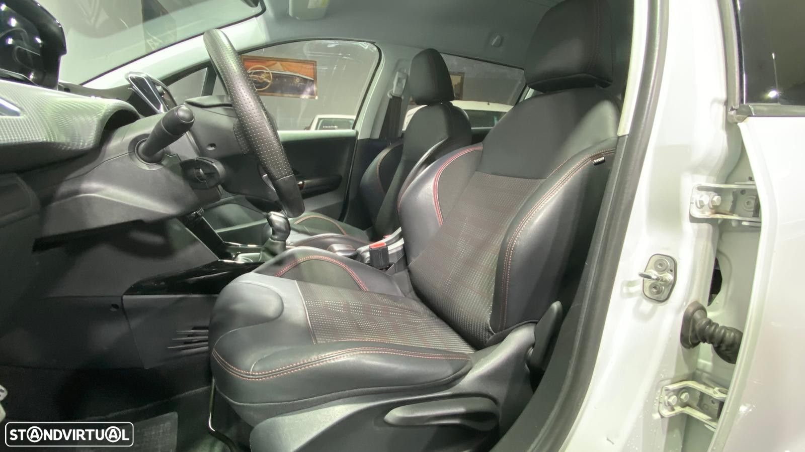 Peugeot 2008 1.2 PureTech GT Line - 9