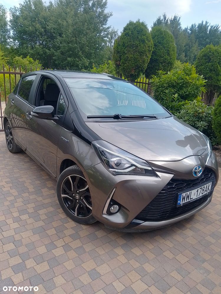 Toyota Yaris Hybrid 100 Selection Platinum - 2