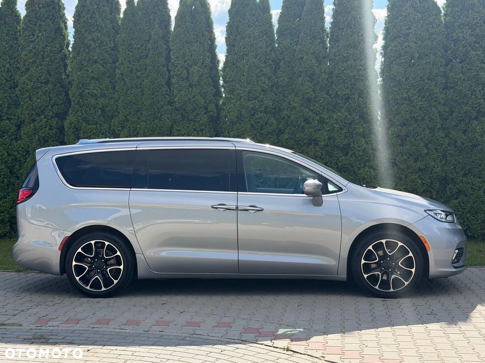 Chrysler Pacifica - 4