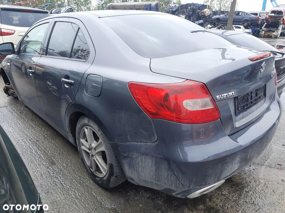 CZĘŚCI Suzuki Kizashi 2,4 BENZYNA 131 kW / 178 KM SEDAN - 4 DRZWI LAK ZMW - 3