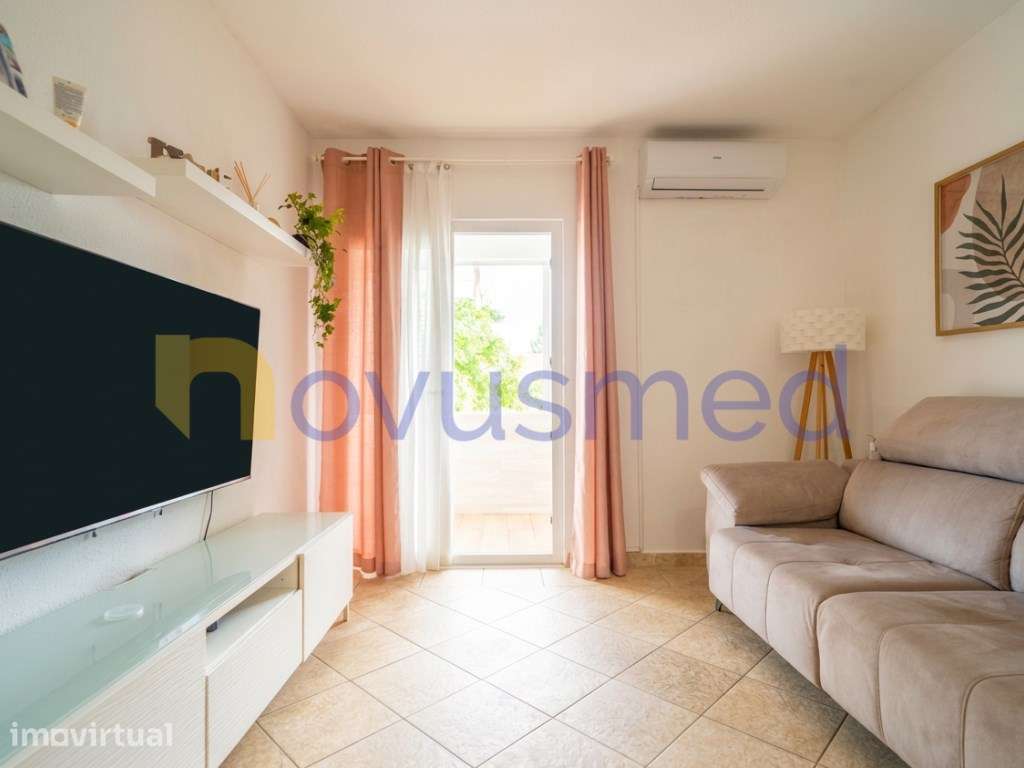 Apartamento T2 totalmente remodelado em zona central nas Ferreiras - Grande imagem: 4/21
