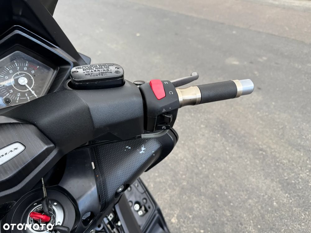 Yamaha Tmax - 13