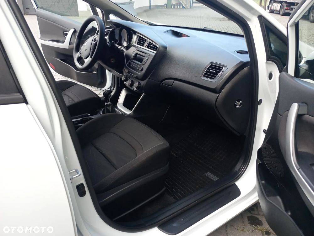 Kia Ceed Cee'd 1.4 CRDi M - 6