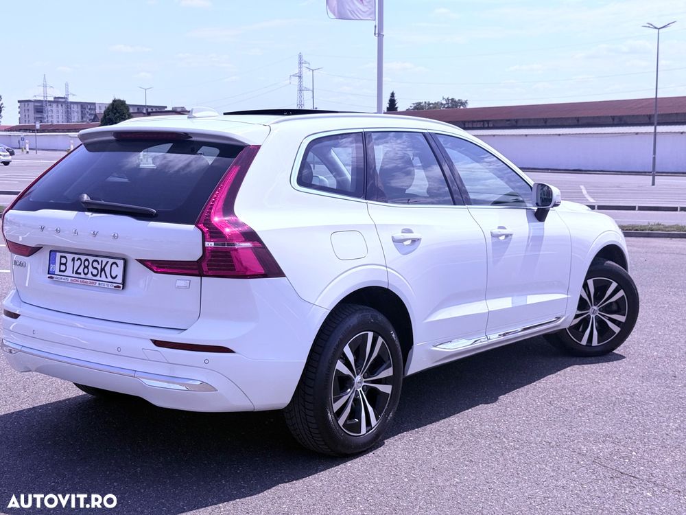VOLVO XC60 2022 — imagine 10