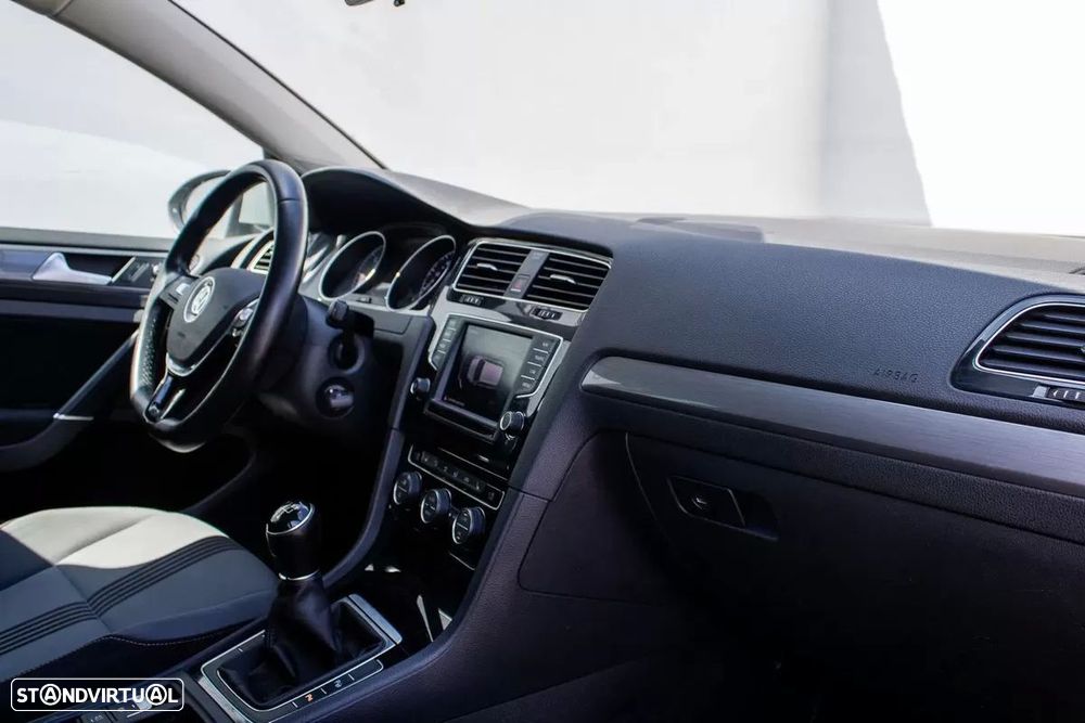 VW Golf Variant 1.6 TDi Highline - 23