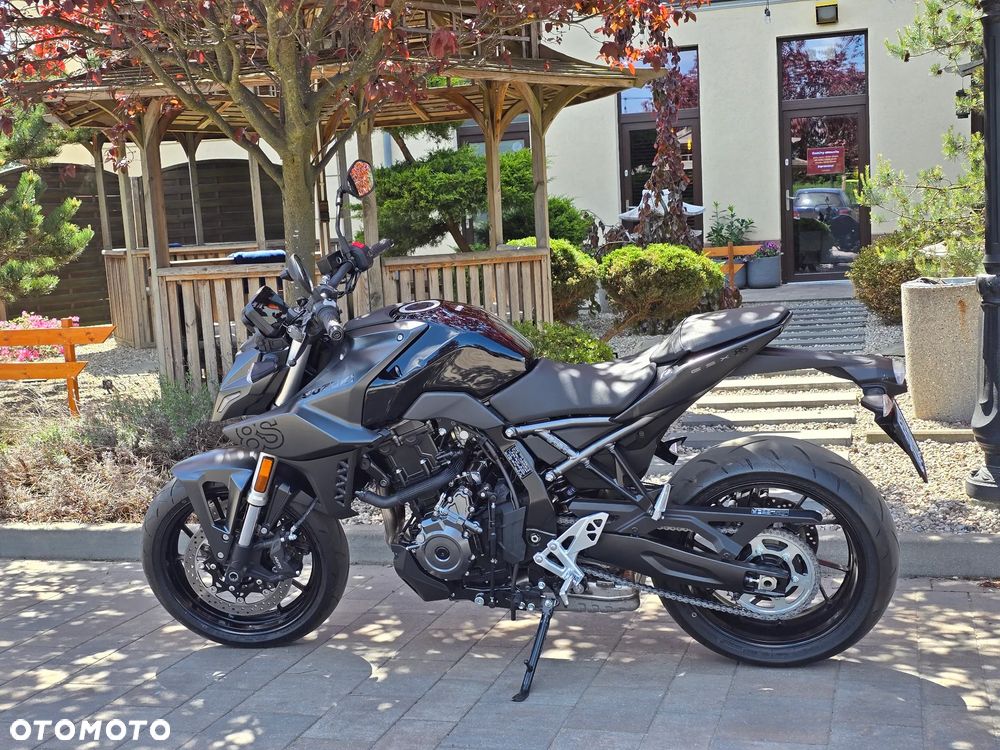 Suzuki GSX - 5