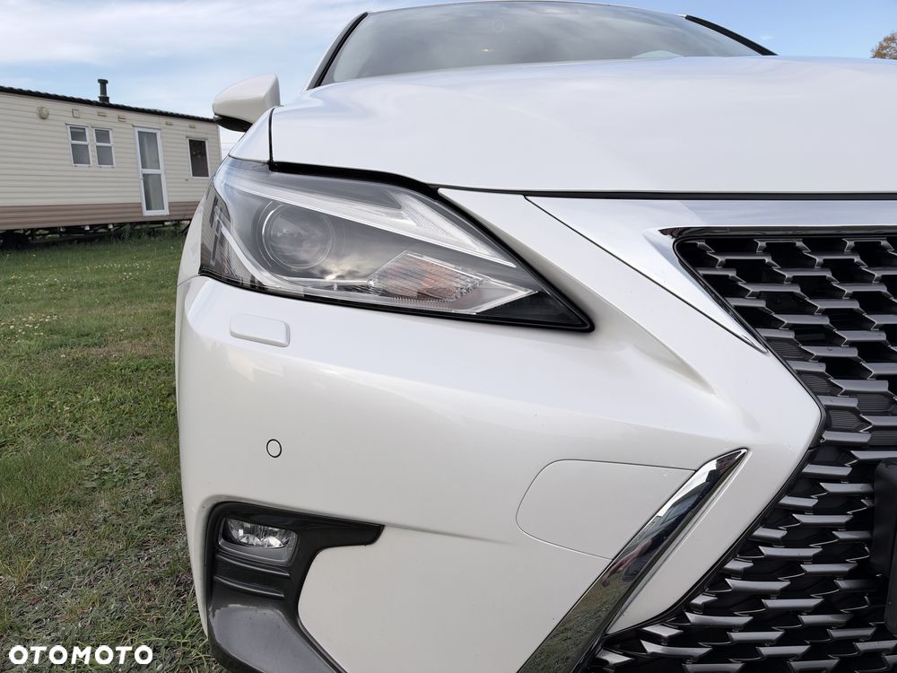 Lexus CT - 4