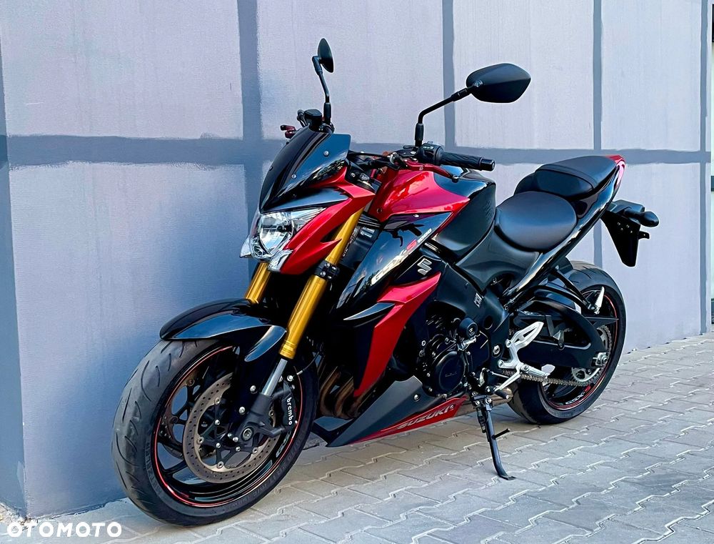 Suzuki GSX - 4